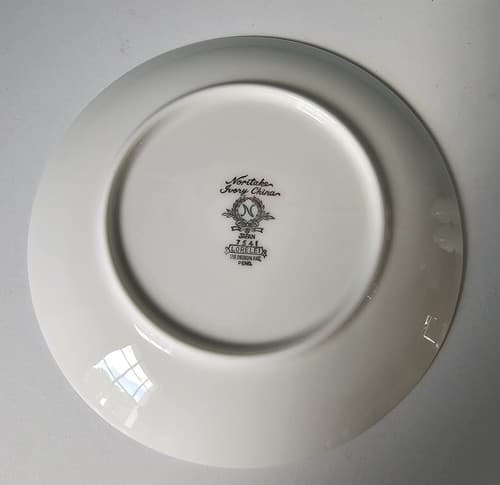 Two Noritake Ivory China Lorelei Floral 6.5" Bread /Dessert Plates - Thumbnail 4