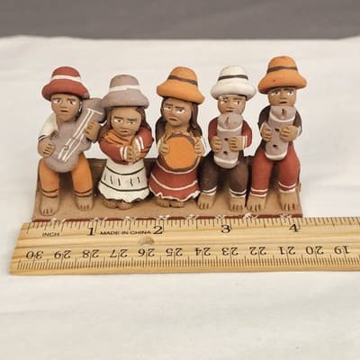 Vintage Peruvian Terra Cotta Clay Pottery Folk Group of Musicians 2.25" Tall - Thumbnail 4