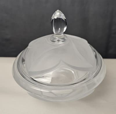 Vintage Cristal D'Arques *Clear & Frosted* Leaded Crystal Candy Dish With Lid - Thumbnail 4
