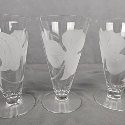 Vintage Etched Parfait Glasses Footed Clover Leaf Set of 4 - Thumbnail 2