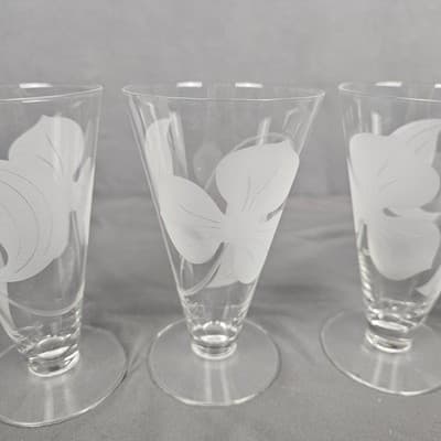 Vintage Etched Parfait Glasses Footed Clover Leaf Set of 4 - Thumbnail 3