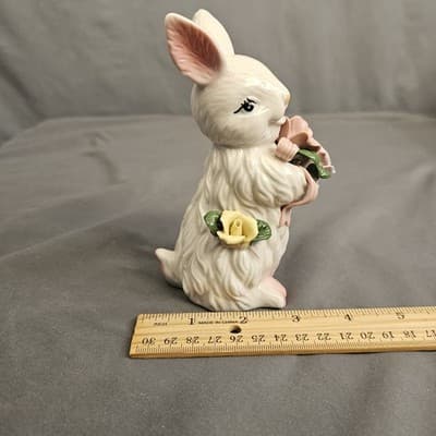 Vintage Porcelain Bunny Rabbit with Flowers Figurine Easter - Thumbnail 12
