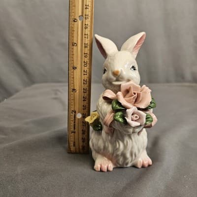 Vintage Porcelain Bunny Rabbit with Flowers Figurine Easter - Thumbnail 10