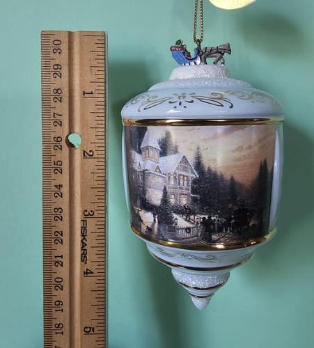 2001 Bradford Editions Thomas Kinkade Ornament EUC Victorian Christmas Glass - Thumbnail 5