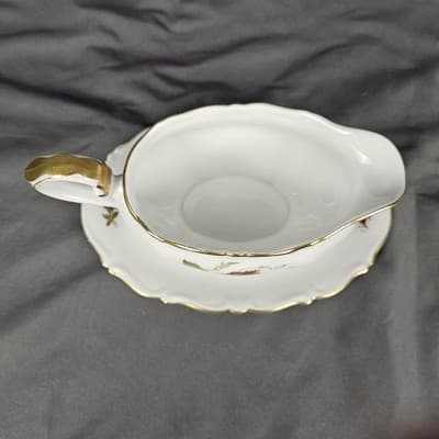 Briar Rose Gravy Boat with Attached Bottom Plate Eschenbach Barvaria Germany - Thumbnail 3