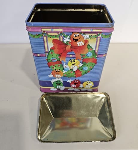 M&M's Brand Peanut Town Empty Canister Tin Christmas Eve Bed & Breakfast 1995 - Thumbnail 7