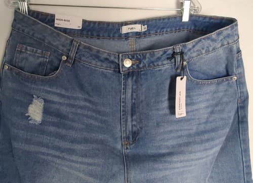 Rue Plus Blue Jeans High Rise Distressed Straight Leg Size 20 Light Blue NWT - Thumbnail 6