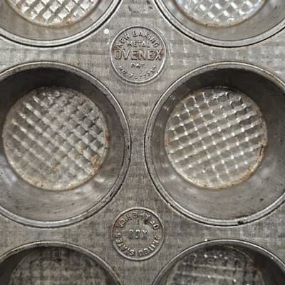 2 Vintage Ecko Ovenex Starburst Metal Muffin Cupcake Tin Baking Pans - Thumbnail 3