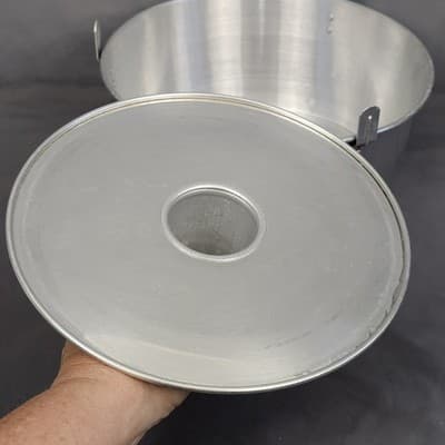 Vtg Angel Food Cake PAN 10x4" Round 2 pc Aluminum Tube Baking Tin Unmarked - Thumbnail 6