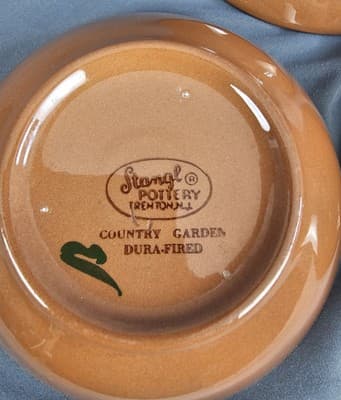 Stangl Pottery Country Garden 5.5" Salad Bowls set of 3 - Lighter Pink - Thumbnail 3