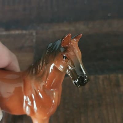 Small Vintage Horse Figurine Bay Bone China 4" Tall Mid Century - Thumbnail 5