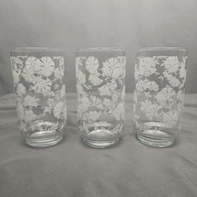3 Vintage Libbey Glasses Clear with White Flowers 12oz. - Thumbnail 2
