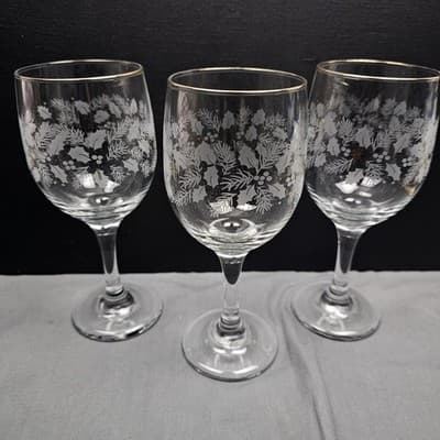3 Vintage Libbey USA Christmas Holly Berry Gold Bow & Rim Water Wine Glasses 7" - Thumbnail 4