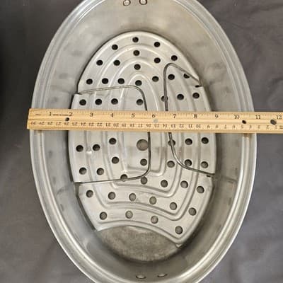 VTG Wear-Ever Aluminum 16”L Oval Roaster Pan & Vented Lid & Rack USA No. 2635 - Thumbnail 10