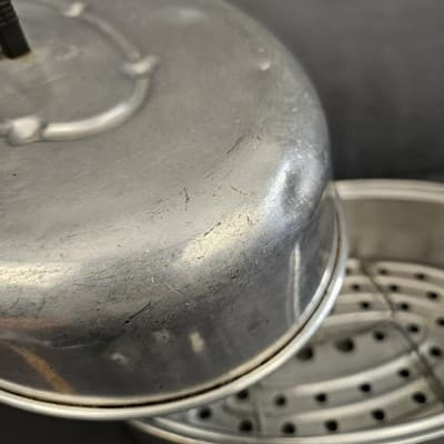 VTG Wear-Ever Aluminum 16”L Oval Roaster Pan & Vented Lid & Rack USA No. 2635 - Thumbnail 16