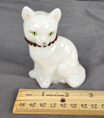 VTG FENTON White Iridescent Glass Cat Figurine Signed Ruby Rhinestone Collar - Thumbnail 7