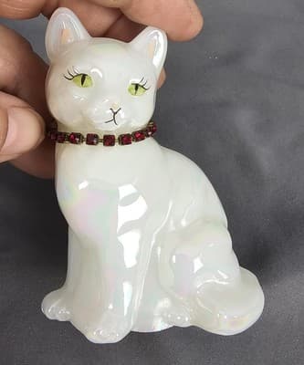 VTG FENTON White Iridescent Glass Cat Figurine Signed Ruby Rhinestone Collar - Thumbnail 6