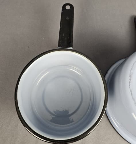 VTG Sauce Pans Blue ENAMELWARE w/ BLACK RIM 2-1/2" & 7" FARMHOUSE POTS Set of 2 - Thumbnail 5