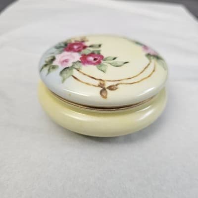 France D&C Hand Painted Porcelain Trinket Box Yellow with Roses 4" Wide - Thumbnail 2