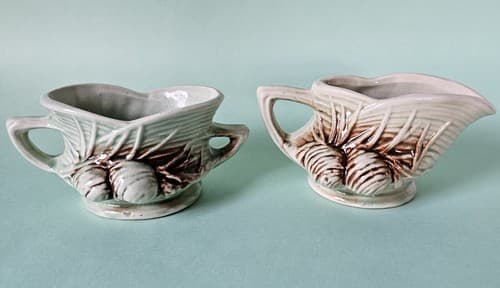 VINTAGE MCCOY PINE CONE CREAMER AND SUGAR BOWL SET CREAM GREEN BROWN - Thumbnail 3