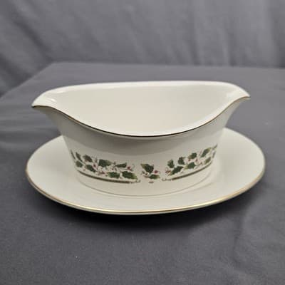 Holly Holiday Home for the Holidays Gravy Boat and Plate - Thumbnail 3