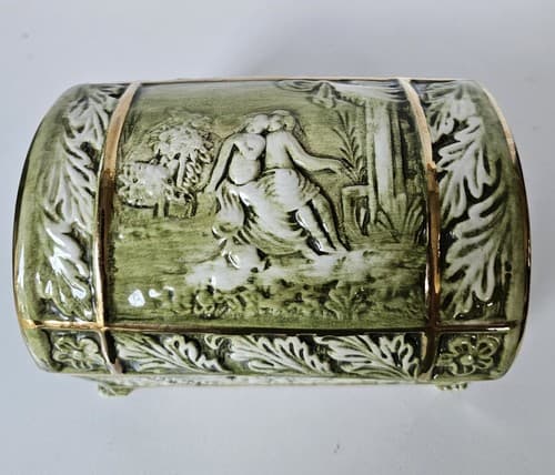 Vintage R. Capodimonte MAS Jewelry box Porcelain Trunk Green - Thumbnail 2