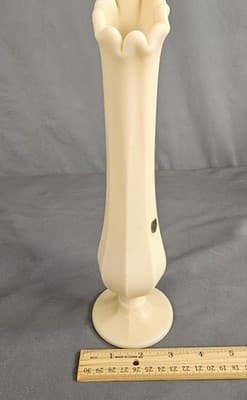 Vintage Cream Milk Glass Westmoreland Glass Pulled Vase Footed 1950's. - Thumbnail 11