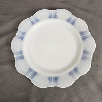 Vintage MacBeth Evans Translucent White Glass American 9" Plate - Thumbnail 2