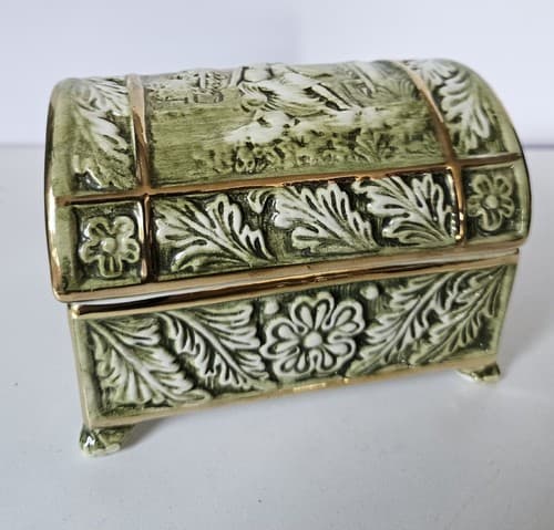 Vintage R. Capodimonte MAS Jewelry box Porcelain Trunk Green