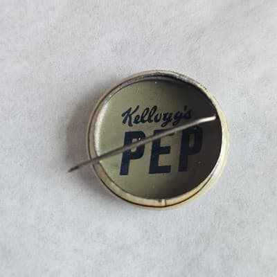 1940s Kellogg's Pinback Button 1946 Chester Gump Pep Vintage Cartoon PEP - Thumbnail 3