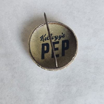 1940s Kellogg's Pinback Button 1946 Maggie Pep Vintage Cartoon PEP - Thumbnail 2