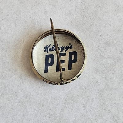 1940s Kellogg's Pinback Button 1946 Brenda Starr Pep Vintage Cartoon PEP - Thumbnail 2