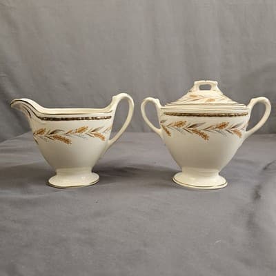 Homer Laughlin Eggshell Georgian Wheat Harvest Cream and Sugar w Lid - Thumbnail 3