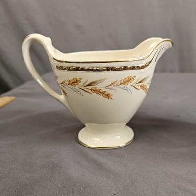 Homer Laughlin Eggshell Georgian Wheat Harvest Cream and Sugar w Lid - Thumbnail 6