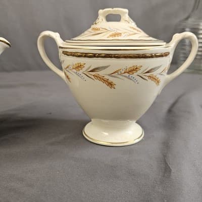 Homer Laughlin Eggshell Georgian Wheat Harvest Cream and Sugar w Lid - Thumbnail 7