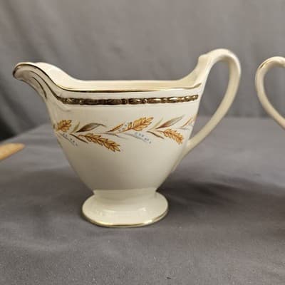 Homer Laughlin Eggshell Georgian Wheat Harvest Cream and Sugar w Lid - Thumbnail 5