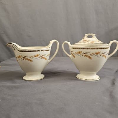 Homer Laughlin Eggshell Georgian Wheat Harvest Cream and Sugar w Lid - Thumbnail 2