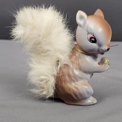 Vintage 3 3/4" Red Brown Squirrel CERAMIC Figurine ENESCO Japan FUR Green Nut - Thumbnail 2