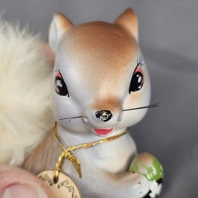 Vintage 3 3/4" Red Brown Squirrel CERAMIC Figurine ENESCO Japan FUR Green Nut - Thumbnail 11