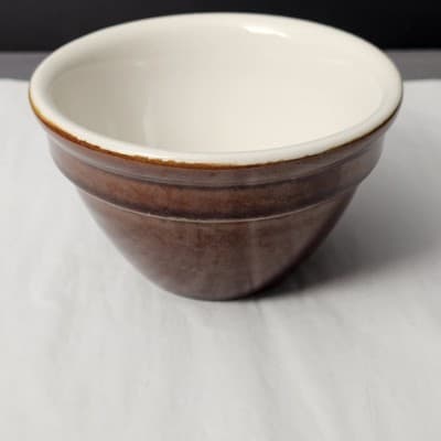 Vintage Hall Bowl 1093 Brown & White Stackable Excellent USA 6" Diameter - Thumbnail 2