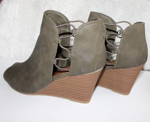 Heel Sandal Bootie Sugar Huckles Grayish Brown Wedge Shoes Women Size 8.5 - Thumbnail 2