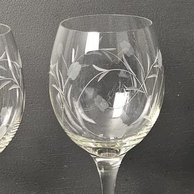 Etched Crystal Wine Glasses Set of 2 Excellent Condition Bulgaria 14 oz. - Thumbnail 2