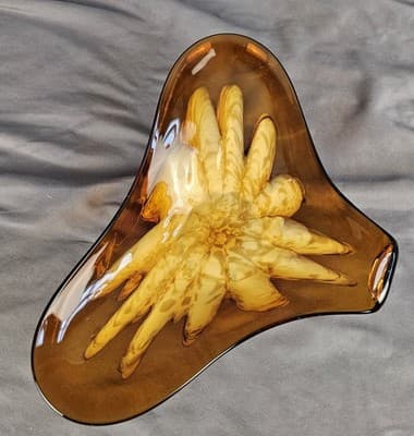 Vintage Murano Art Glass Bowl Gold Flecks Amber 3 Point Folded Rim 11" x 7" MCM - Thumbnail 2