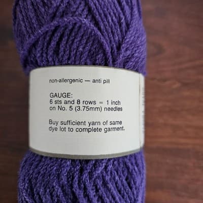Bernat Saluki Royal Purple Yarn 60% Acrylic 40% Nylon 1.75oz Needle US5 - Thumbnail 3