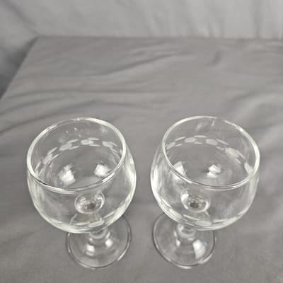 Stemmed Wine Cordial Clear Glass 5.5" Tall etched MCM Set of 2 - Thumbnail 4