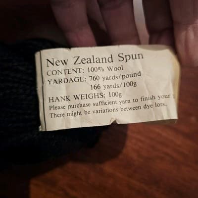 Vintage Yarn Ironstone Warehouse New Zealand Black 100% Wool 4.25oz, 310yd - Thumbnail 2