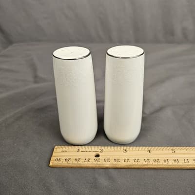 Crown Victoria Lovelace Salt & Pepper Shakers Fine China Japan - Thumbnail 3
