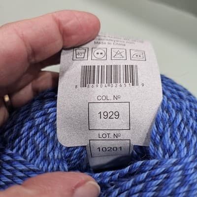 Cascade 220 Superwash Yarn Wool Quatro Multi Blue Mix 220yd, 3.5oz, Col 1929 - Thumbnail 3
