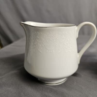 Crown Victoria Lovelace Sugar Bowl with Lid & Creamer Fine China Japan - Thumbnail 8