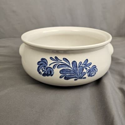 Pfaltzgraff Yorktowne Casserole Dish with Lid #315 Blue Floral 2 qt - Thumbnail 5